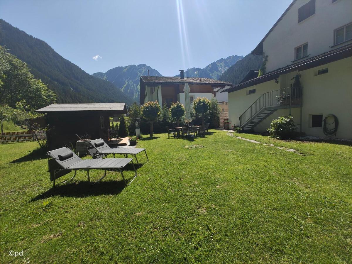 Alpenchalet Dona Partenen Ngoại thất bức ảnh